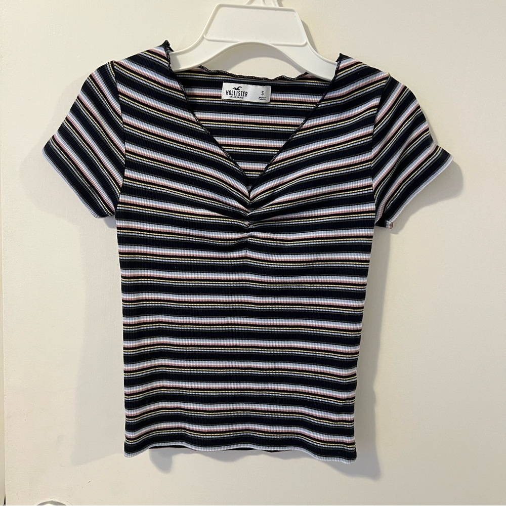 Hollister sexy ruched V-neck baby tee